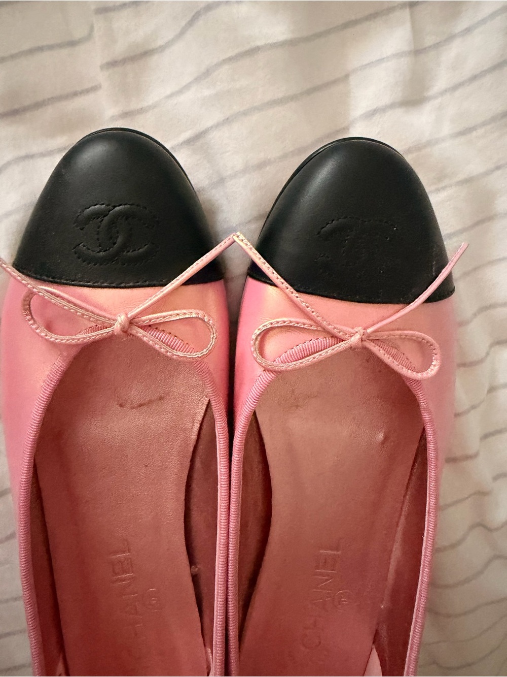 Chanel Pink and Black Two-Tone Ballet Flats with Bow - Picture 4 of 11